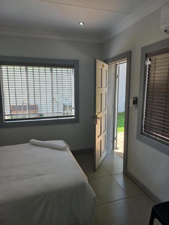 Triple9 Hatfield Guesthouse Pretoria Bilik gambar