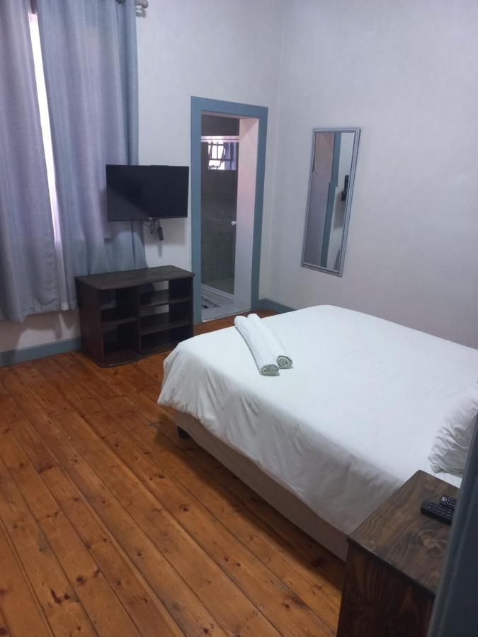 Triple9 Hatfield Guesthouse Pretoria Bilik gambar