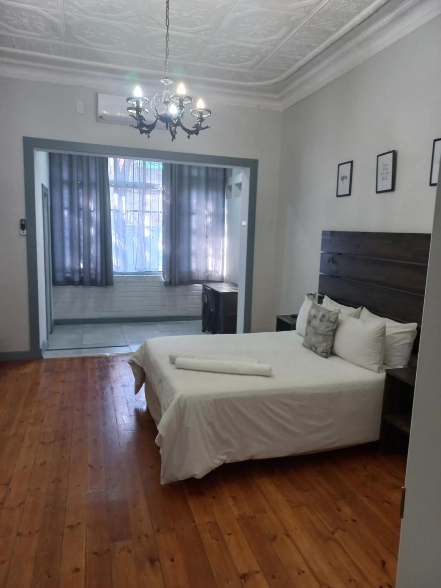 Triple9 Hatfield Guesthouse Pretoria Bilik gambar